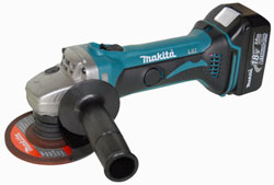   Makita BGA452RFE